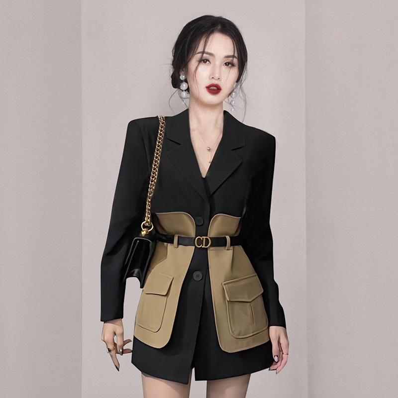 2025 őszi thai divatos, új stílusú, derékba kötős, kontrasztos színű öltöny dizájnú, derékba kötős ruha 1140