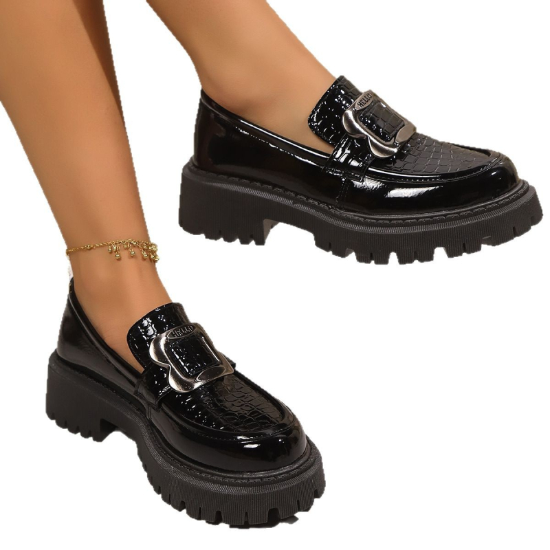 Külkereskedelmi plus size négyzet alakú csattal vastag aljú megnövelt méretű mokaszinok női őszi és téli új egyrétegű cipők divatos, mindenhez illő brit stílusú kis bőrcipők