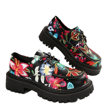 Britiško stiliaus, tarpvalstybinės užsienio prekybos storapadžiai 2025 m. nauji maži odiniai bateliai, moteriški pavasario ir rudens plius dydžio mokasinai, moteriški bateliai su raišteliais