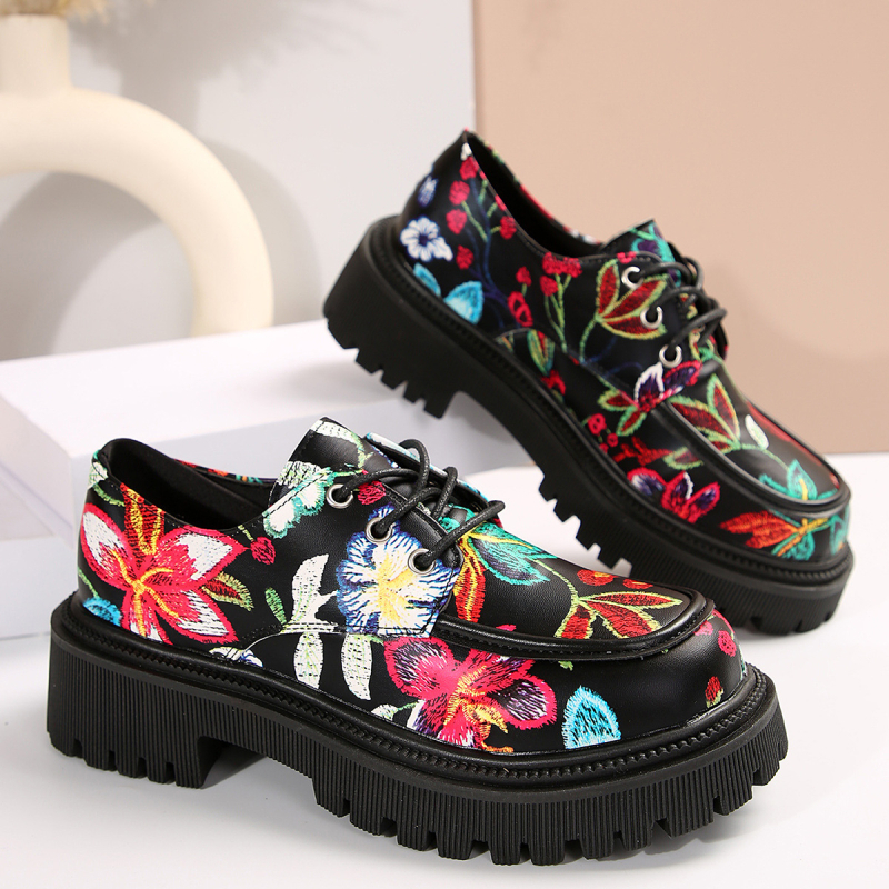 Britiško stiliaus, tarpvalstybinės užsienio prekybos storapadžiai 2025 m. nauji maži odiniai bateliai, moteriški pavasario ir rudens plius dydžio mokasinai, moteriški bateliai su raišteliais