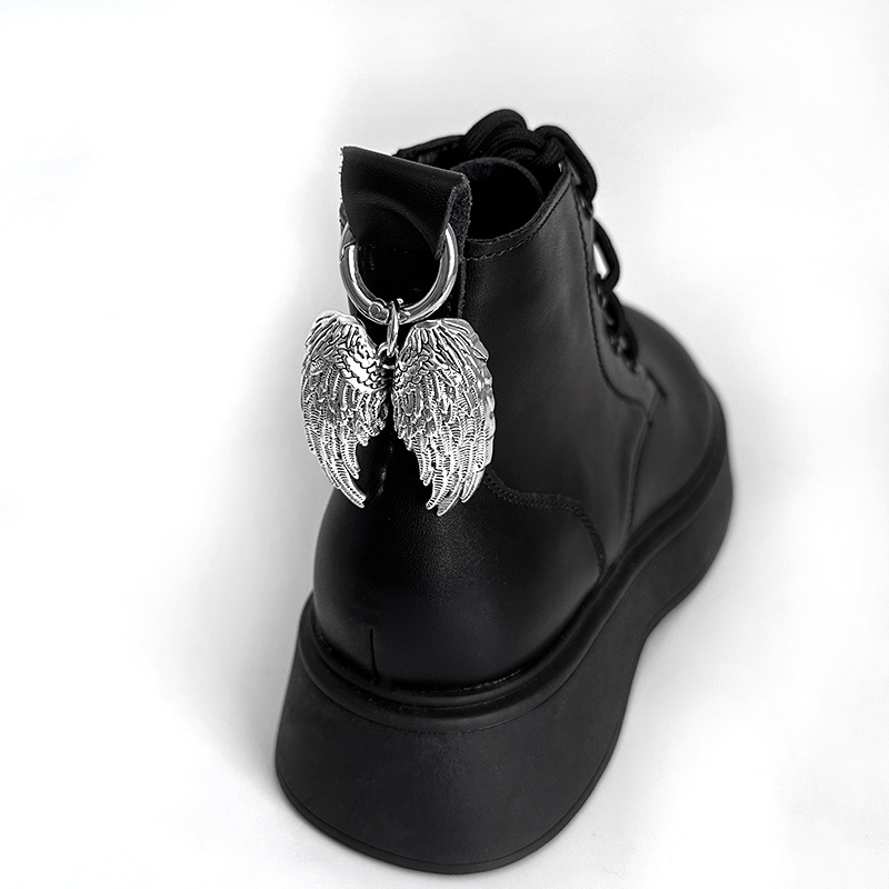 Liialdatud punk-inglitiivad, kingaaksessuaarid, trendikad ja lahedad suured tiivad, eemaldatavad Martini saapad, kingapandlaga ripats, piiriülene hulgimüük