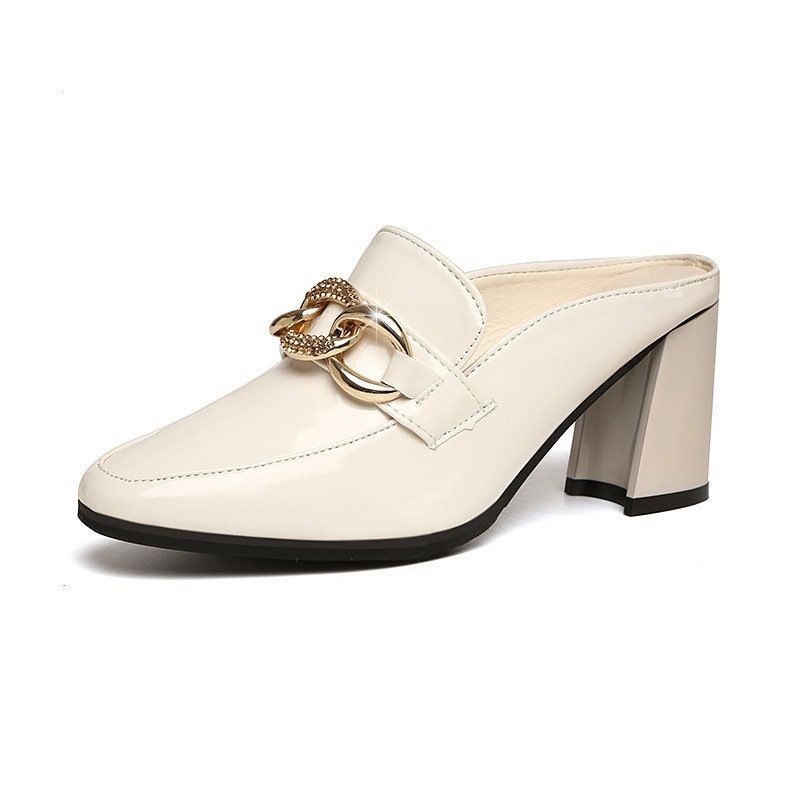 „Baotou“ šlepetės moterims, viršutiniai drabužiai, 2024 m. pavasario ir vasaros drabužiai, nauji aukštakulniai, madingi sagtimi, kvadratinės galvutės, retro stiliaus basutės su storu kulnu.