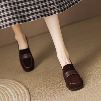 Ελαφριά πολυτελή ρετρό παπούτσια μονής στρώσης, γυναικεία παπούτσια άνοιξη και φθινόπωρο 2024, νέα παγωμένα slip-on loafers, ψηλοτάκουνα παπούτσια για καθημερινή χρήση, άνοιξη και φθινόπωρο