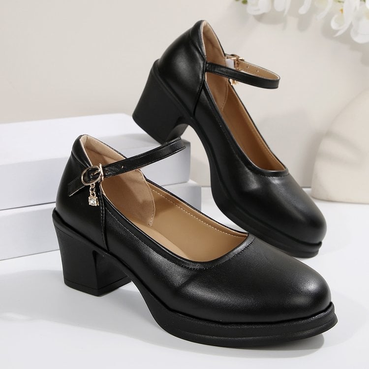 Μοντέρνα παπούτσια Mary Jane με μεσαίο τακούνι και αγκράφα, σε διασυνοριακό μέγεθος, σε νέο μονόχρωμο χρώμα, σε απόθεμα, χονδρικής.