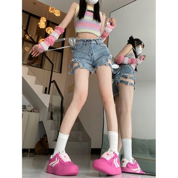 Μπλε ελαστικό στενό τζιν σορτς σε στενή γραμμή, γυναικείο σέξι αμερικανικό στυλ ρετρό χορού, καυτό παντελόνι