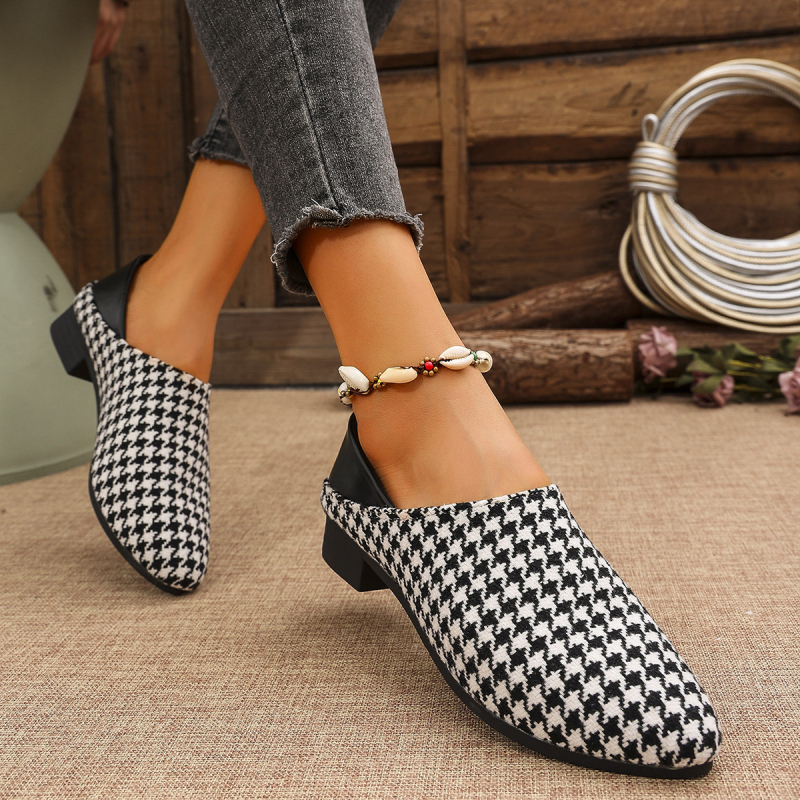 Νέο ευρωπαϊκό και αμερικανικό διασυνοριακό εξωτερικό εμπόριο για το φθινόπωρο του 2024 για γυναικεία παπούτσια μόδας plus size με χοντρό τακούνι, μυτερά γυναικεία παπούτσια χονδρικής