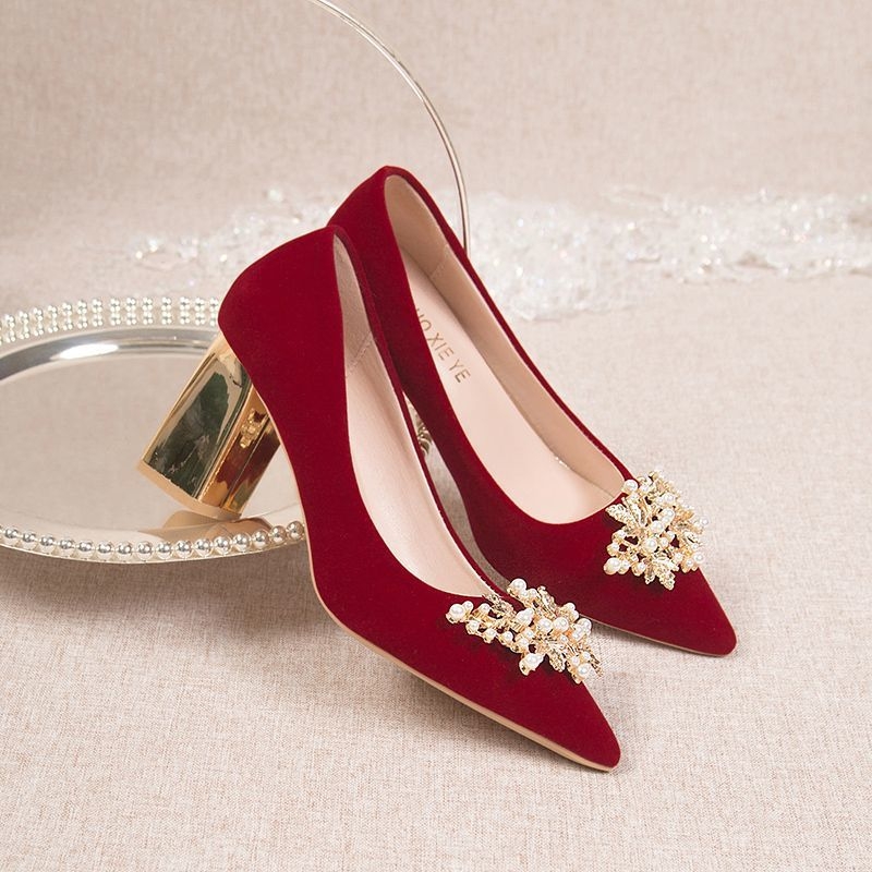 Νυφικά παπούτσια Jinbukang Xiuhe Bride Άνοιξη και Φθινόπωρο Νέα νυφικά παπούτσια με χοντρά τακούνια σε κόκκινο χρώμα, γυναικεία νυφικά με ψηλοτάκουνα πέδιλα και toast banquet