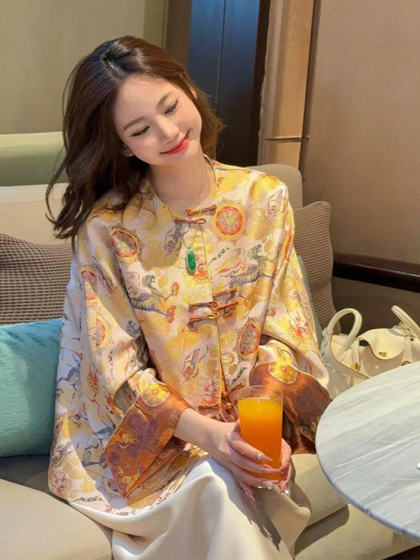 Φόρεμα QC νωρίς την άνοιξη 2024 Νέα γυναικεία ρούχα Νέο κινέζικο φόρεμα Tang Κινέζικο στυλ μικρό πουκάμισο Song Jin Pans κουμπιά τοπ κίτρινο εξωτερικό