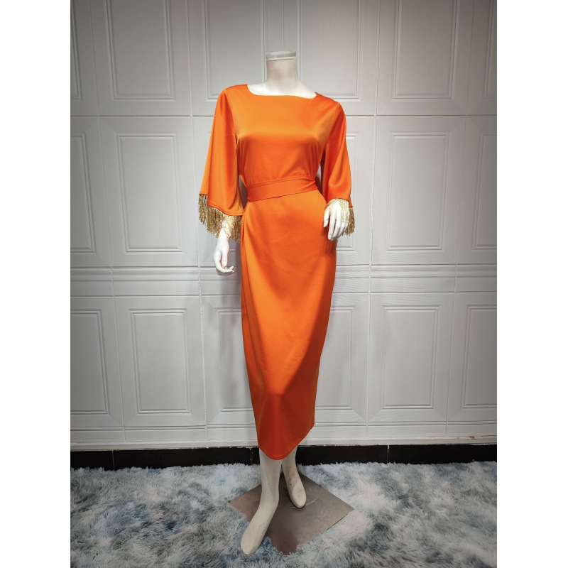 Γυναικείο μουσουλμανικό μονόχρωμο σατέν φόρεμα με απαλή μέση και φούντες, σεμνή μόδα