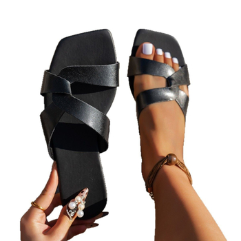 Euroopa ja Ameerika väliskaubanduse pluss-suuruses ristikujulised lamedad ruudukujulised sussid naistele, piiriülesed uued riided, rannasandaalid ja sussid, soov Allikas