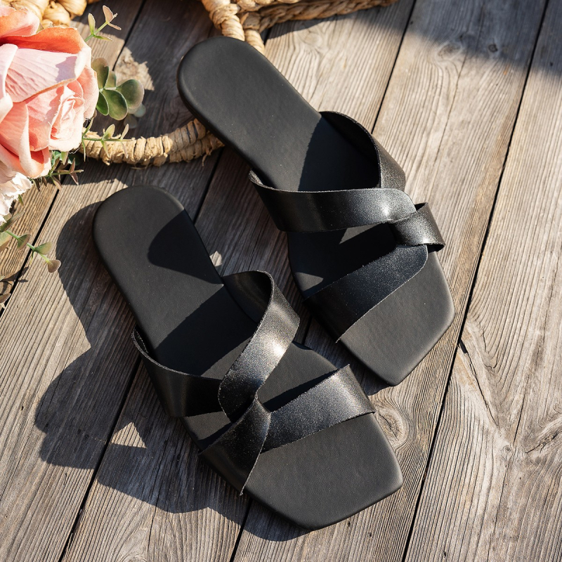 Euroopa ja Ameerika väliskaubanduse pluss-suuruses ristikujulised lamedad ruudukujulised sussid naistele, piiriülesed uued riided, rannasandaalid ja sussid, soov Allikas