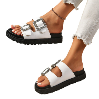 Piiriülesed Euroopa ja Ameerika moe kivikeste vööpandlaga paksu tallaga sandaalid naistele 2024. aasta suvine rannaekspordi suured Rooma sussid