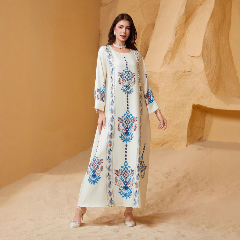 Zd040 Lähis-Ida piiriülese kaubandusega mosleminaiste trükitud hommikumantel Dubai kleit Abaya Amazon kivikestega