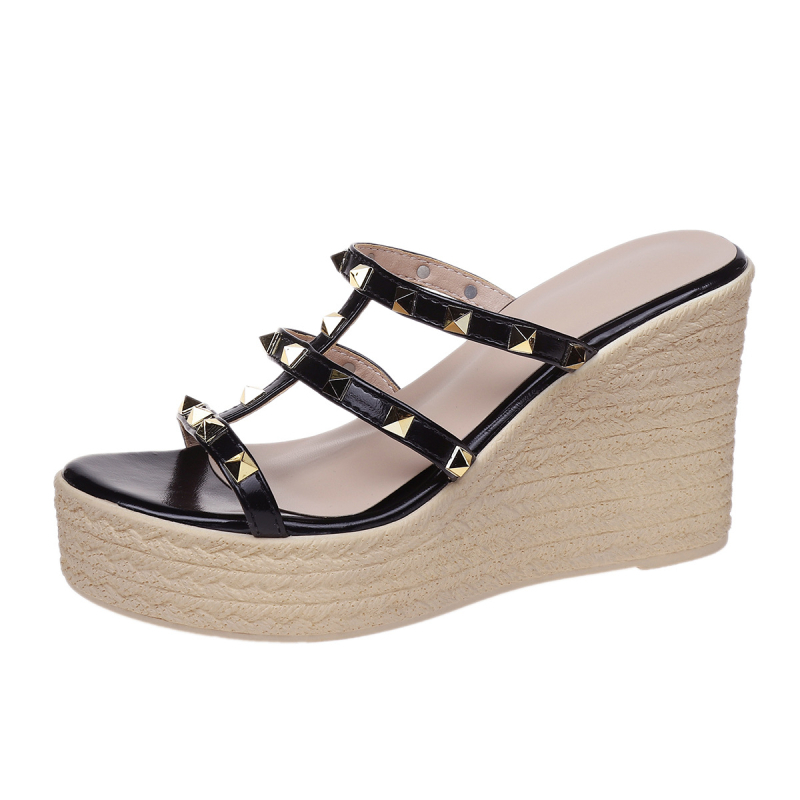 2025 m. naujos vasarinės basutės su pleištiniu kulnu, atviros nosies, moteriškos basutės su kniedėmis, aukštakulniai, storos šlepetės