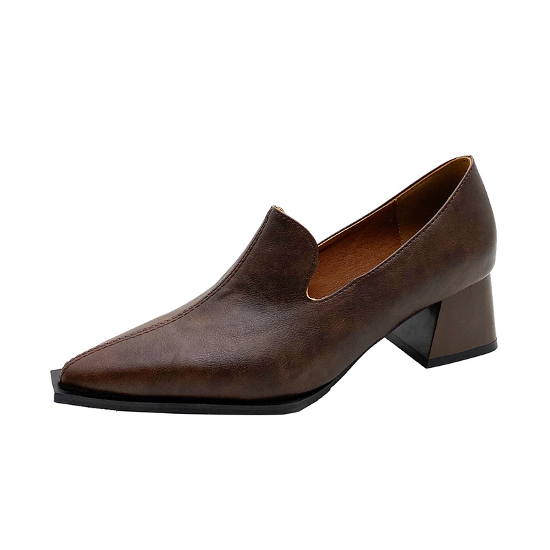 2025 új fekete ingázó kényelmes bőr cipő női puha bőr magassarkú hegyes vastag sarkú cipő vintage magassarkú őszi