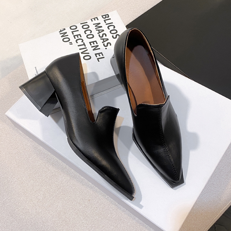 2025 új fekete ingázó kényelmes bőr cipő női puha bőr magassarkú hegyes vastag sarkú cipő vintage magassarkú őszi