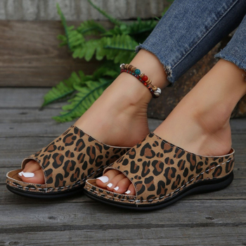 Pārrobežu Eiropas un Amerikas liela izmēra zivs mutes papēža uzvelkamās kurpes 2024. gada vasaras jaunā stila ārējās tirdzniecības sandales sievietēm, rūpnīcas vairumtirdzniecība