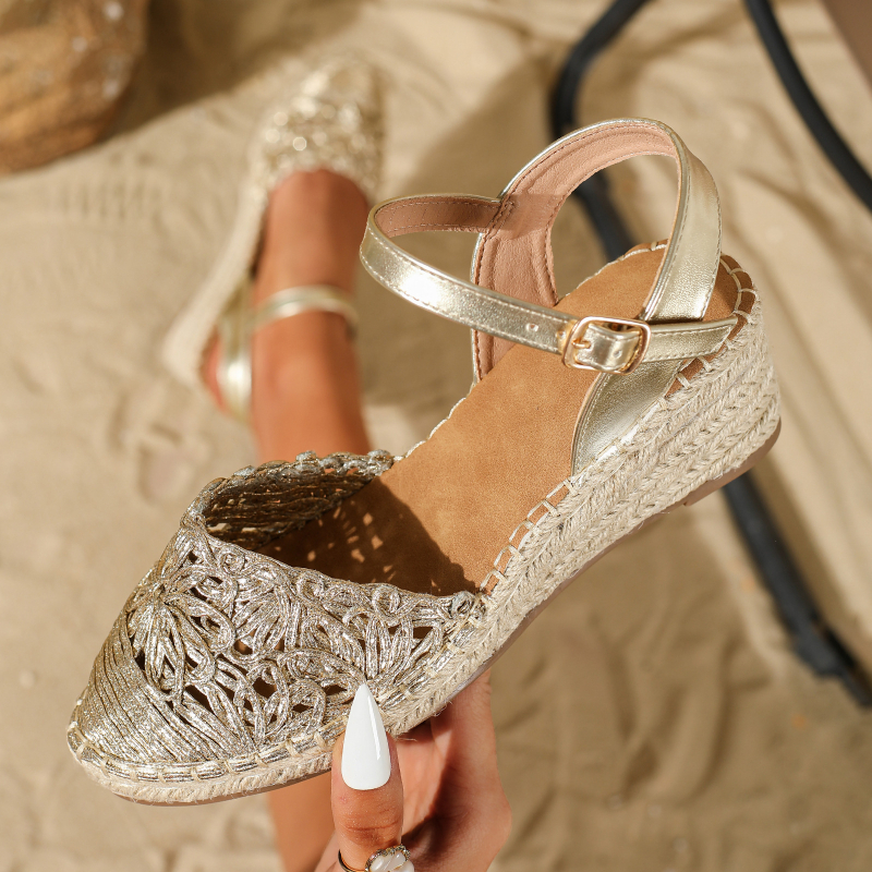 Női nyári éktalpú szandálok, lezser egypántos római magassarkú cipők, kivagdosott divat, koreai stílusú női szandálok, koreai divat