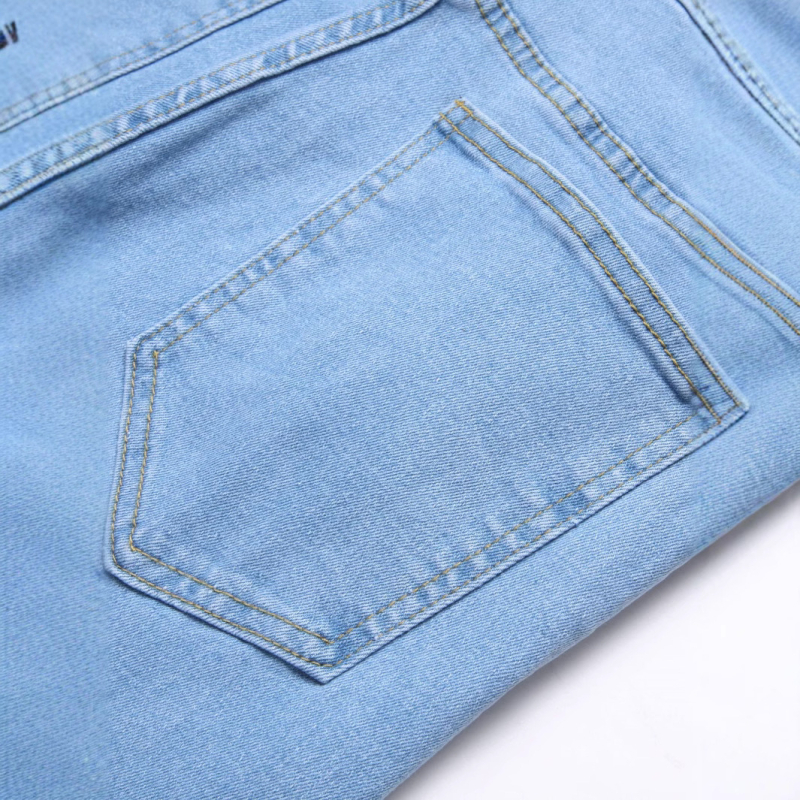 Férfi új, egyszerű ingázó farmernadrág, karcsúsított, kis lábméretű, divatos, csinos farmer