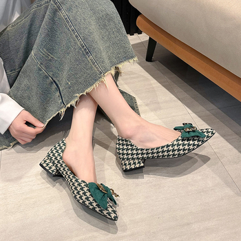 Női cipők, széles lábfejű, pufók, új, hegyes, sekély, masni, vastag sarok, mindenhez illő, bebújós cipő, Chanel stílusú, kockás mintás