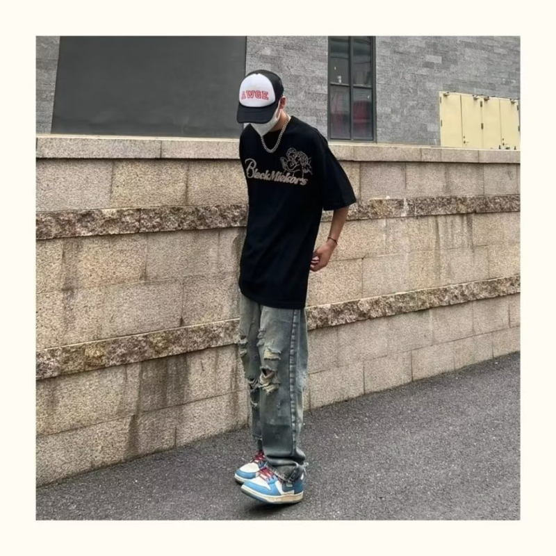 Retro mosott, régi, szakadt férfi farmer, Tide márkájú, egyenes csőnadrág, egy generációnyi haj