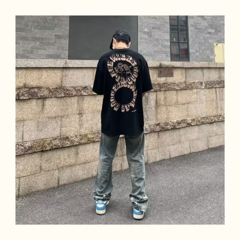 Retro mosott, régi, szakadt férfi farmer, Tide márkájú, egyenes csőnadrág, egy generációnyi haj