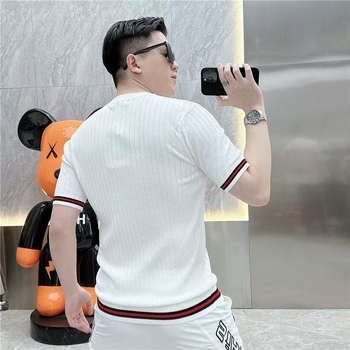 Ugyanaz a stílus 2025 nyári vékony jacquard férfi kötött ing, rövid ujjú, divatos, magas szárú, elasztikus, egyszínű testhezálló póló