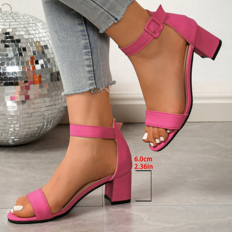 Egyszavas csatos pántos női szandálok vastag sarkú 2025 új nyári külső viselet középmagas sarkú elegáns ruha rózsaszín piros magas sarkú cipők