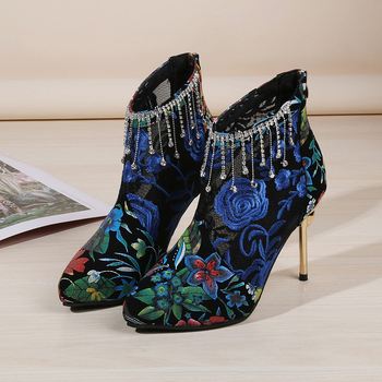 2023-as nagyméretű külkereskedelmi új magas sarkú antik bőr csizma hímzett hálós finom sarkú baotou divat divatos cipők őszre és télre