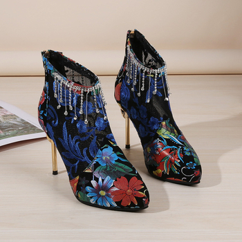 2023-as nagyméretű külkereskedelmi új magas sarkú antik bőr csizma hímzett hálós finom sarkú baotou divat divatos cipők őszre és télre