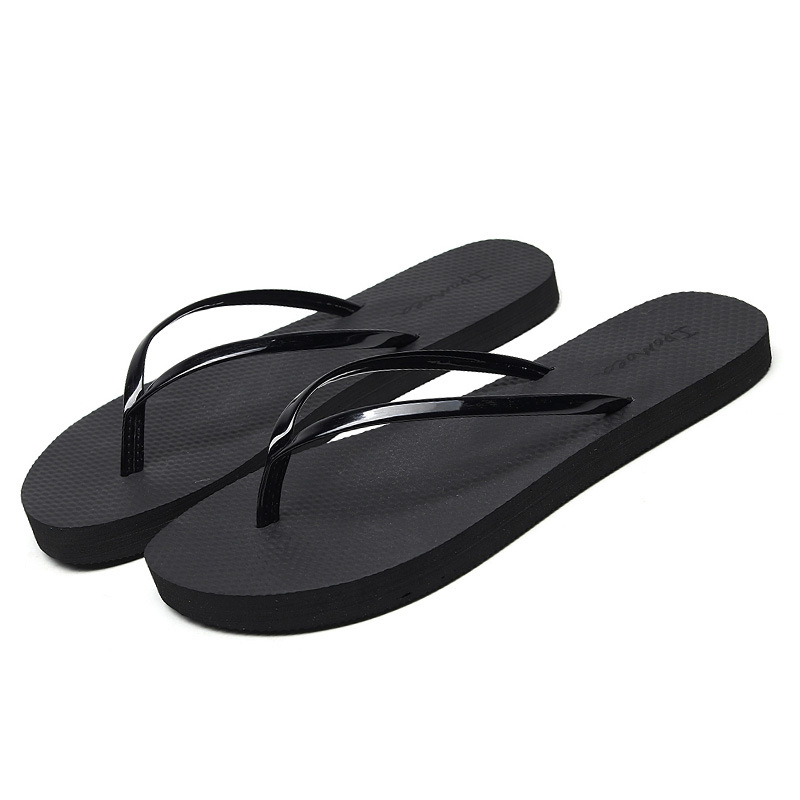 Fém PU vékony pántos papucsok Női nyári új stílusú felsőruházat Európai és amerikai papucsok Ünnepi tengerparti női nyári lapos cipők