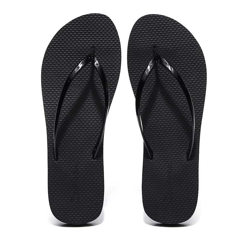 Fém PU vékony pántos papucsok Női nyári új stílusú felsőruházat Európai és amerikai papucsok Ünnepi tengerparti női nyári lapos cipők