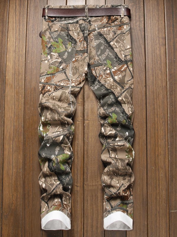 Piiriülene Euroopa ja Ameerika väliskaubandus, kvaliteetne kangas, metsajahi kamuflaaž, teksariidest meeste püksid