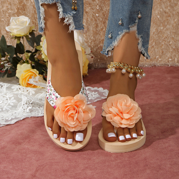 Határokon átnyúló strandpapucsok Női nyári viselet Vastag talpú magas sarkú szandálok Női tengerparti virágos éksarkú papucsok Lélegző