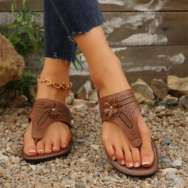 Prekogranična vanjska trgovina plus size japanke za žene 2025. ljeto nove japanke s ravnim dnom, europske i američke japanke za plažu s cvijećem