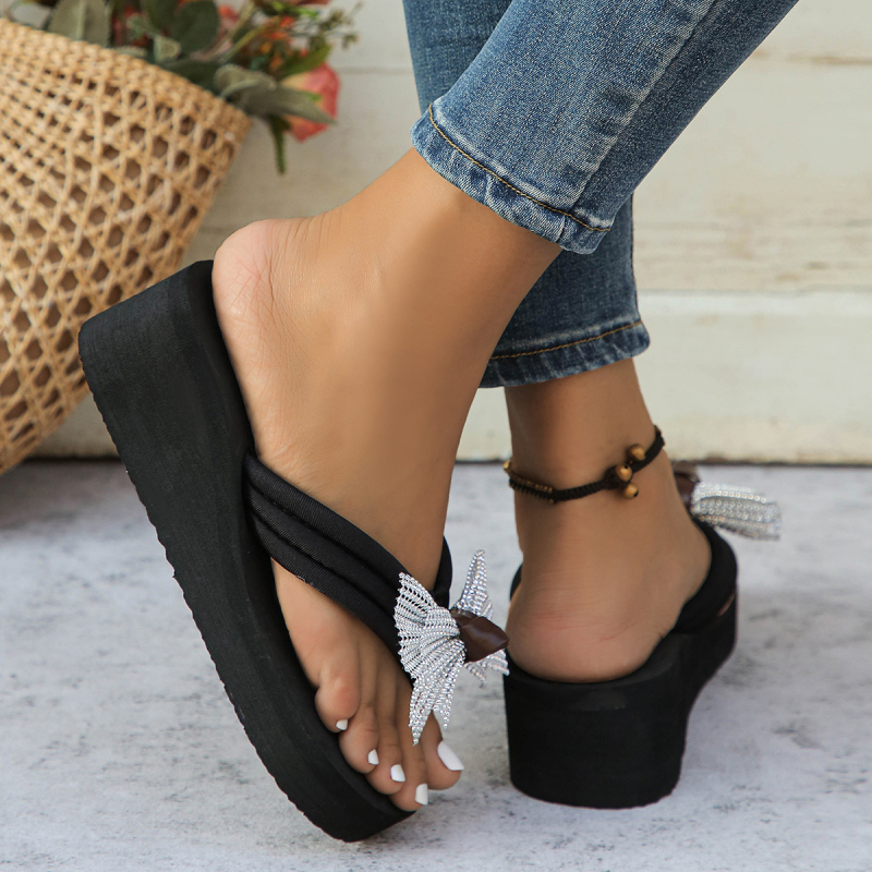 2024-es nyári új stílusú papucsok, divatos női strandruha, koreai stílusú, vastag talpú, nagy méretű papucsok diákoknak