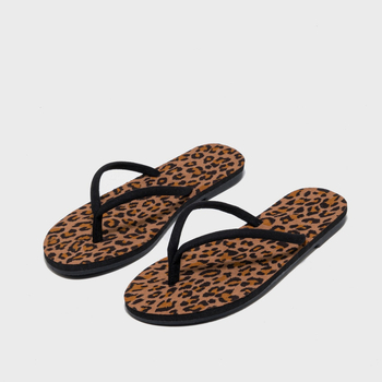 2024 Nyár Új Stílusú Felsőruházat Vastag Talpú Európai és Amerikai Szandálok és Papucsok Csíkos Szandálok Nyitott Orrú Alkalmi Plus Size Flip-flopok Női