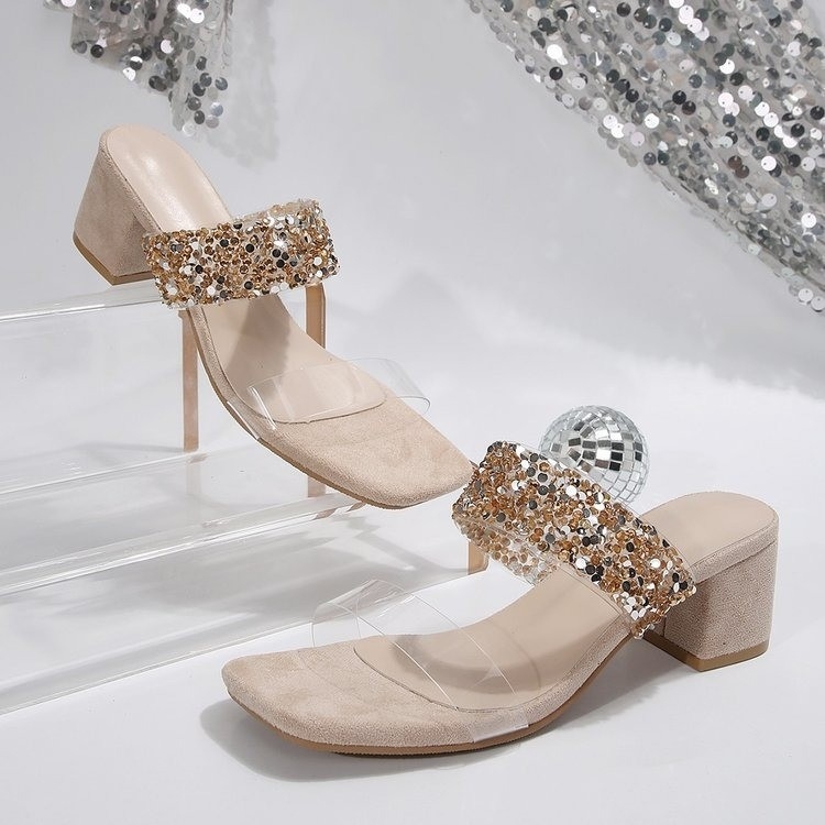 Európai és amerikai külkereskedelmi átlátszó szögletes fejű papucsok nőknek, határokon átnyúló, plus size vastag sarkú divatos papucsok nőknek, gyártók nagykereskedelem