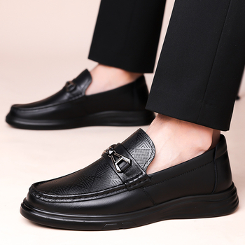 2025. gada pavasara un rudens jaunās pupiņu kurpes vīriešu biznesa ikdienas ādas kurpes vīriešu mīksta āda mīksta apakšdaļa īstas ādas elpojoši tēta apavi vīriešiem