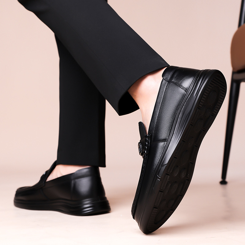 2025. gada pavasara un rudens jaunās pupiņu kurpes vīriešu biznesa ikdienas ādas kurpes vīriešu mīksta āda mīksta apakšdaļa īstas ādas elpojoši tēta apavi vīriešiem
