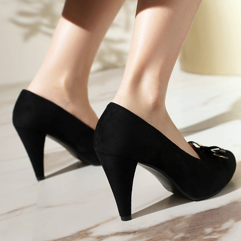 2025 kora tavaszi, határokon átnyúló ellátású divatos női cipők, 33-43 méretű, masnival díszített, vékony sarkú, sekély szájú, egyszínű női cipők