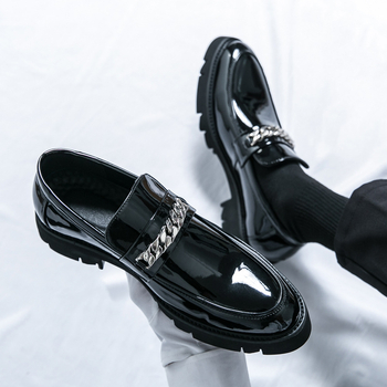 2025 m. pavasario vyriški odiniai bateliai su didelėmis pirštais, storapadis, lakuota oda, blizgaus metalo, laisvalaikio bateliai su storu kulnu, kirpėjo odiniai bateliai