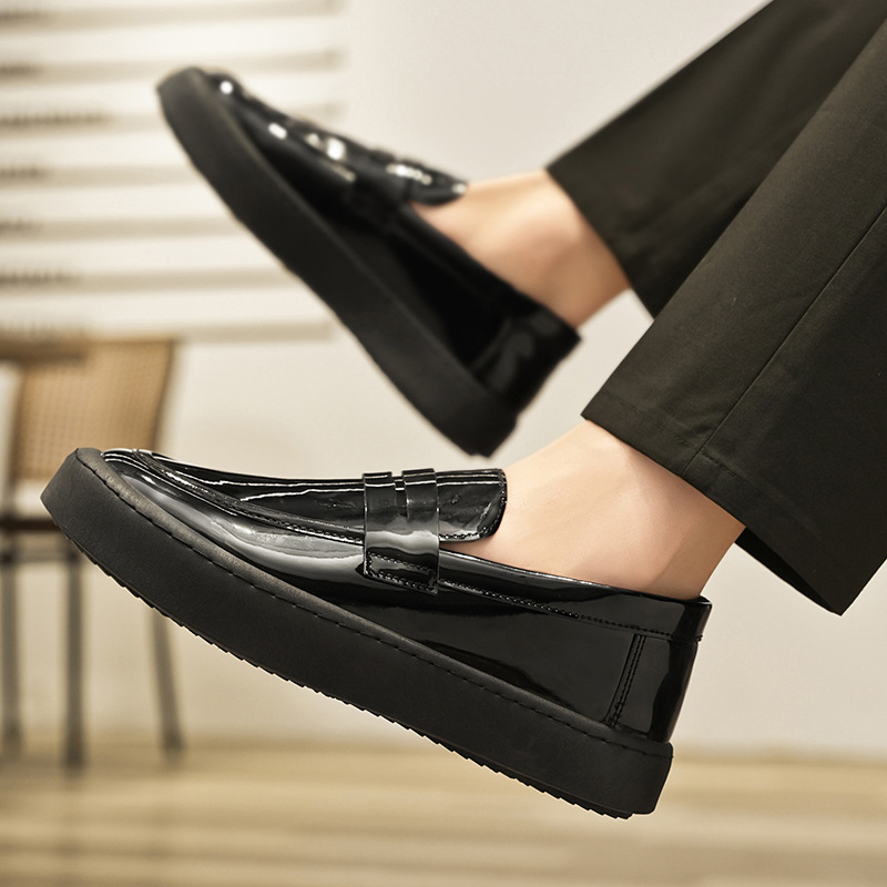 Pavasara un rudens jaunā stila Eiropas un Amerikas pārrobežu liela izmēra vīriešu mokasīni, jauniešu ikdienas apavi, britu stila moderni vīriešu apavi