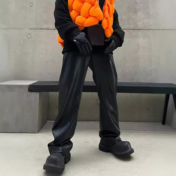 Amerikai stílusú, határokon átnyúló, legkelendőbb, laza, egyenes szárú, széles szárú férfi bőrnadrág, lezser, sokoldalú, divatos, strapabíró és trendi