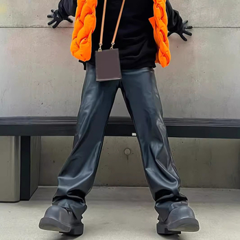 Amerikai stílusú, határokon átnyúló, legkelendőbb, laza, egyenes szárú, széles szárú férfi bőrnadrág, lezser, sokoldalú, divatos, strapabíró és trendi