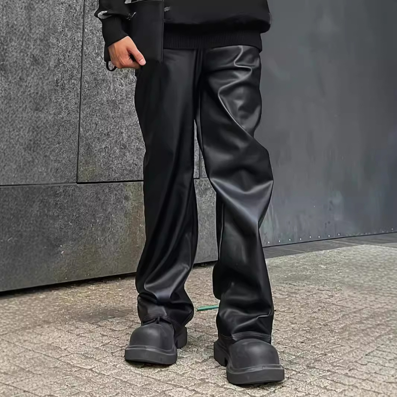 Amerikai stílusú, határokon átnyúló, legkelendőbb, laza, egyenes szárú, széles szárú férfi bőrnadrág, lezser, sokoldalú, divatos, strapabíró és trendi