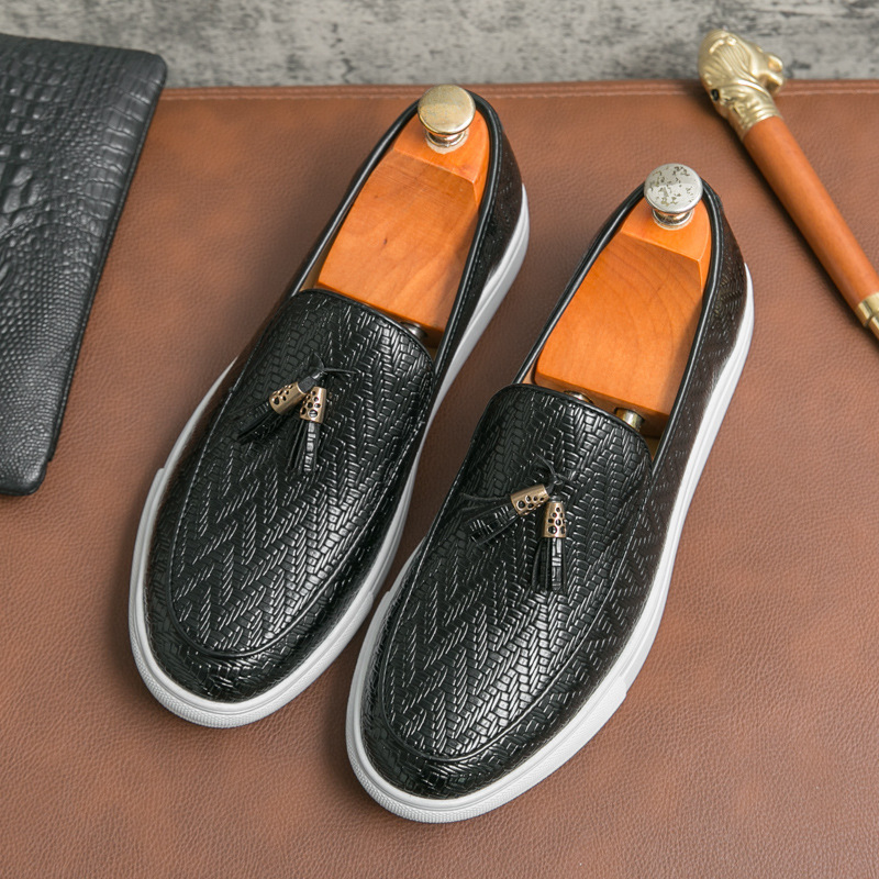 Мъжки обувки 2025 Нови летни дишащи мокасини Slip-on мързеливи обувки в корейски стил, ежедневни обувки за всички възрасти