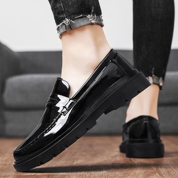 Nauji rudens madingi laisvalaikio odiniai batai 2022 m. vyriški žemapadžiai, ryškiaveidžiai, verslo klasės britų odiniai batai vyrams