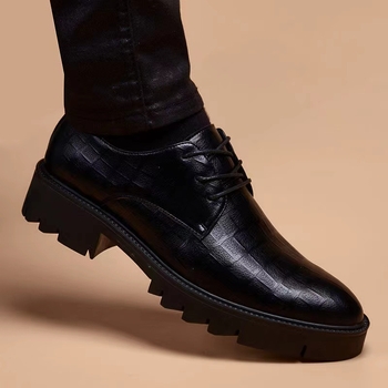 Maži natūralios odos laisvalaikio bateliai pavasariui, dalykiniai, odiniai bateliai, aukštesnio lygio, vestuviniai, jaunikio bateliai su raišteliais