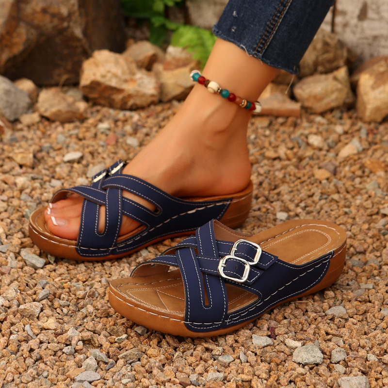 Pantofi de plajă de comerț exterior de înaltă calitate din Europa și America, vara 2025, sandale și papuci cu talpă groasă, cu temperament nou, pantofi casual pentru femei, la modă